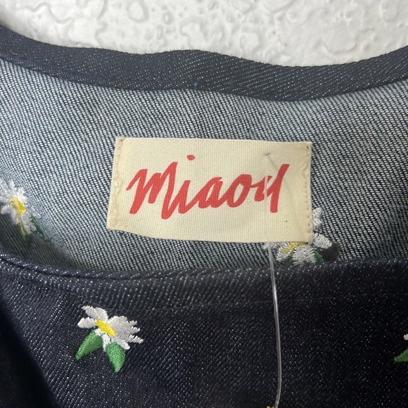 Miaou Daisy Crop Top | Kelly Cap Sleeve - XS - Picture 2 of 7